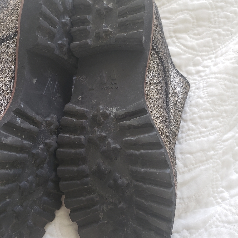 Vanessa Wu gold mohair double buckle shoes - Picture 5 of 5